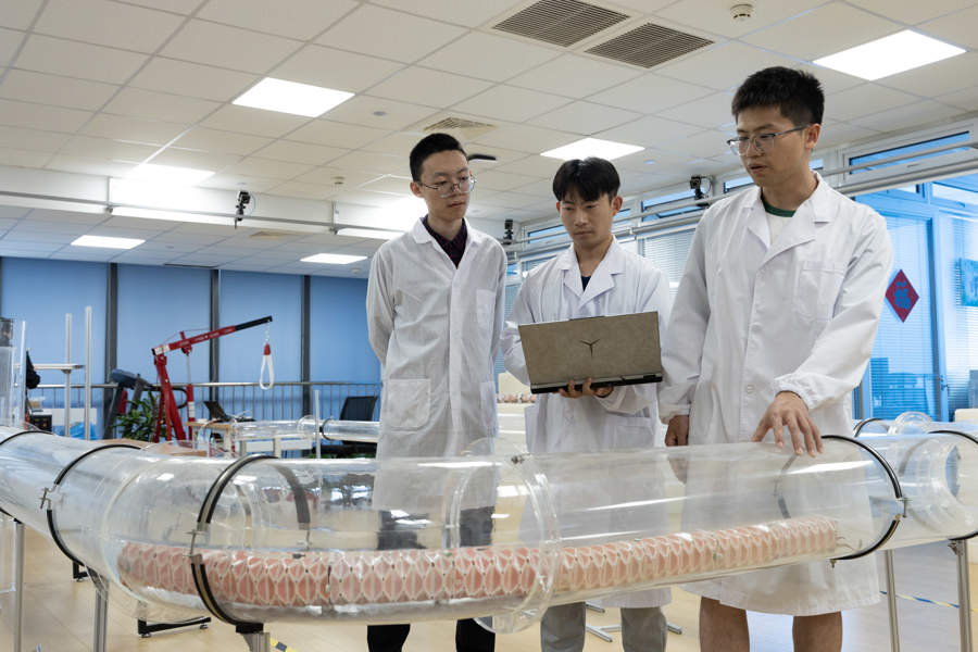 上海AI發(fā)展獲高度認(rèn)可 研究機構(gòu)加速布局，學(xué)科融合引領(lǐng)創(chuàng)新